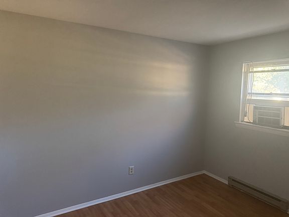 5th image of 33 E 1st Ave
