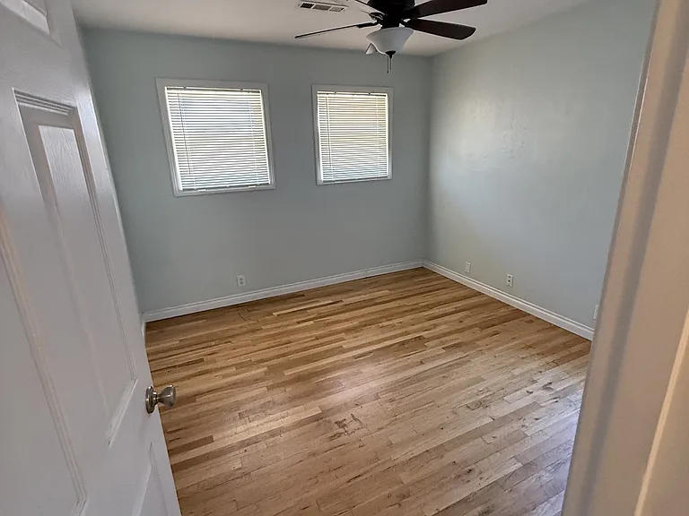 1023 Murray Ave — Photo 9