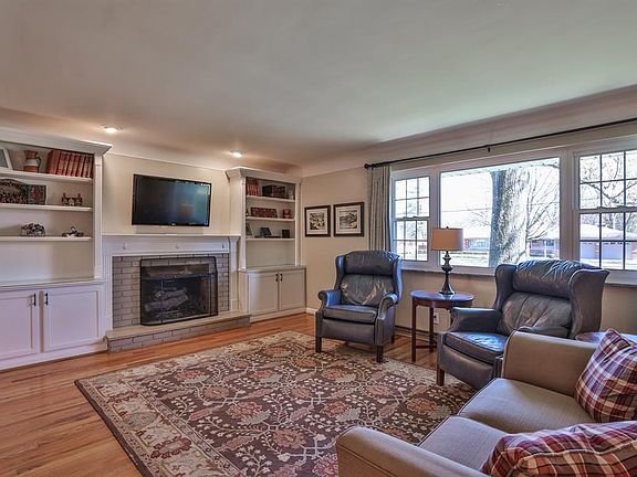 4th image of 8165 Lancewood Ct