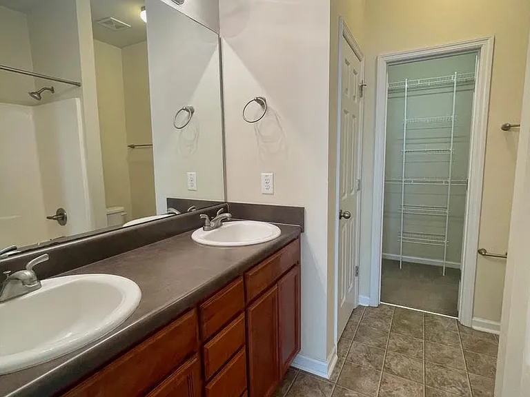402 Glenhaven Ln — Photo 12