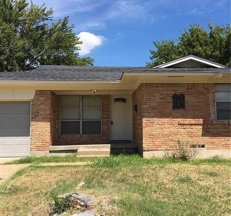 1st image of 909 E Celeste Dr