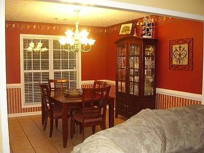 4th image of 46 Lee Road 2079