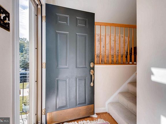 3rd image of 675 Budleigh Cir