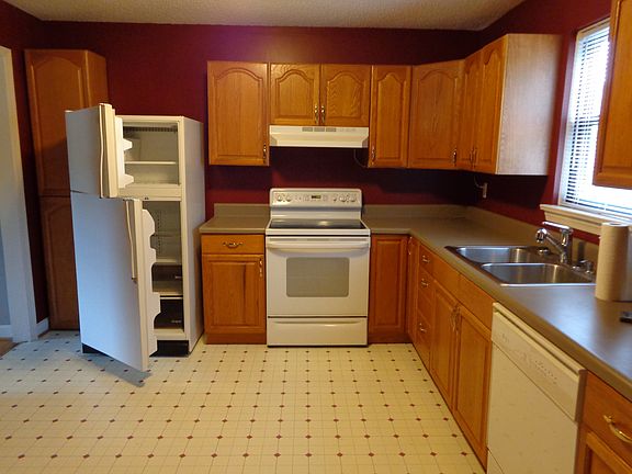 3rd image of 3606 Ida Belle Ln