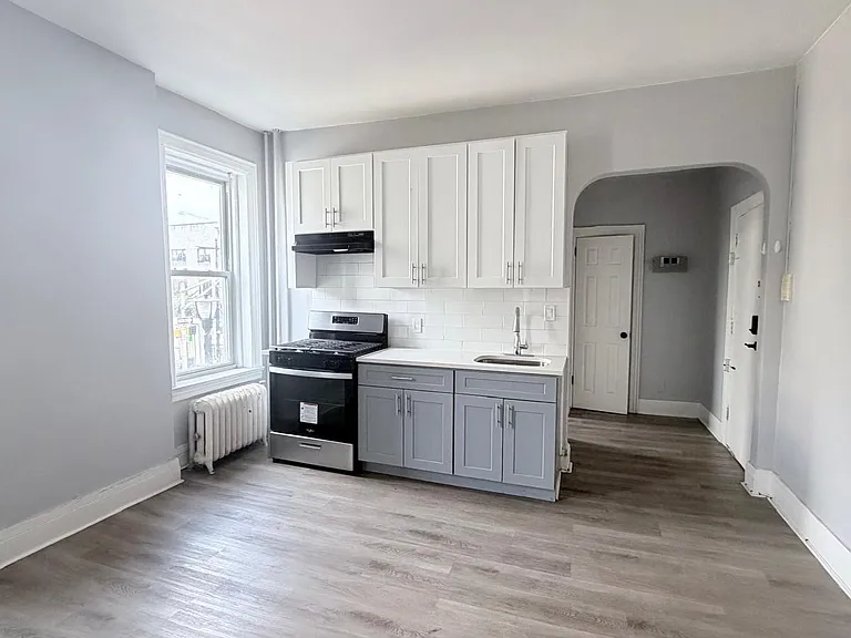 401 Central Ave #1E — Photo 1