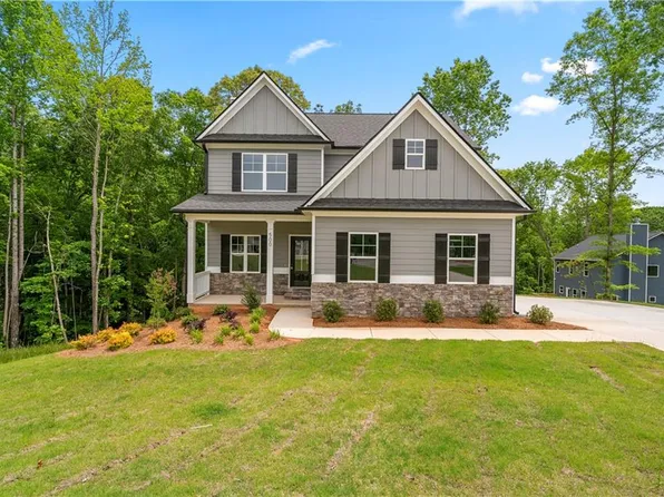 500 Benson Meadows Dr, Dallas, GA 30157