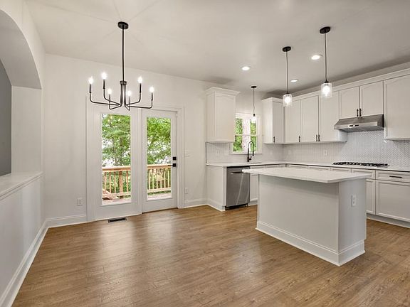 5th image of 807 Middlebrooke Bnd