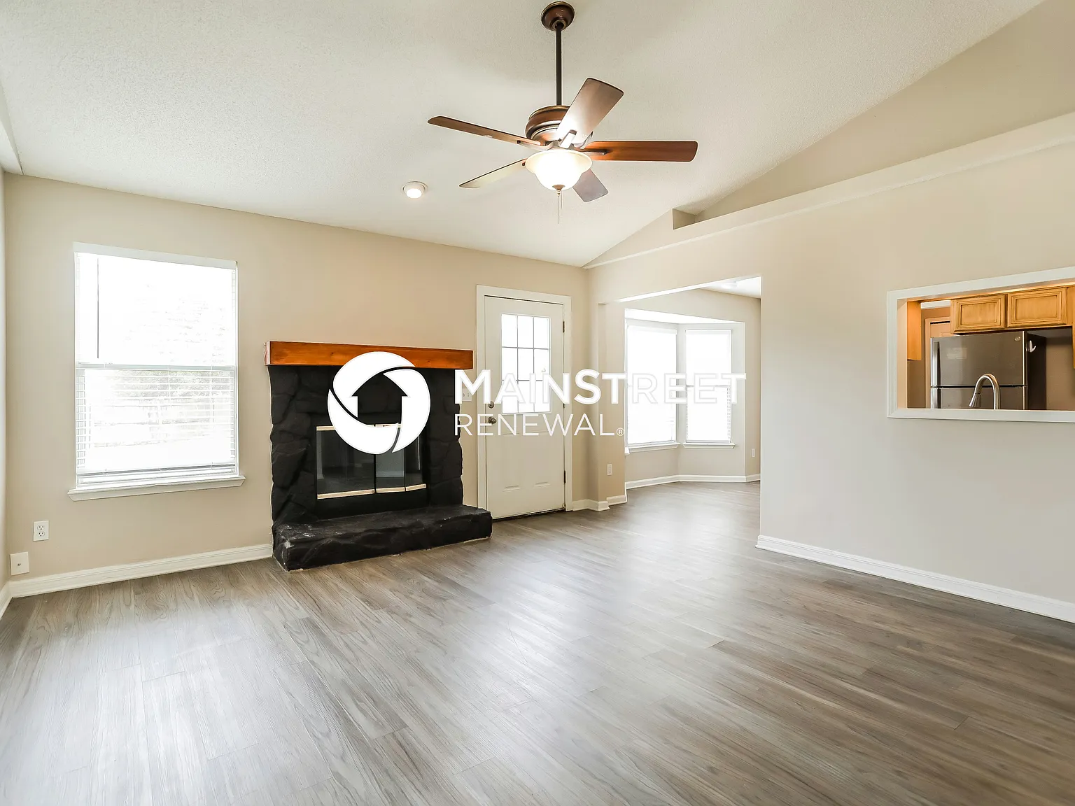 2944 Whirlaway Ct — Photo 3