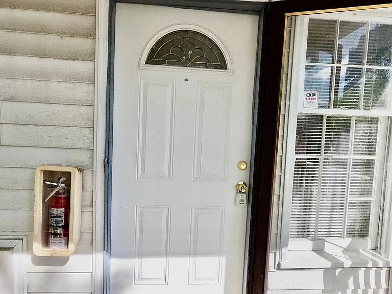 700 S Mitchell Dr #B — Photo 14