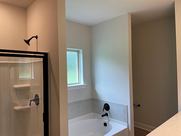 5th image of 393 Rue Evangeline