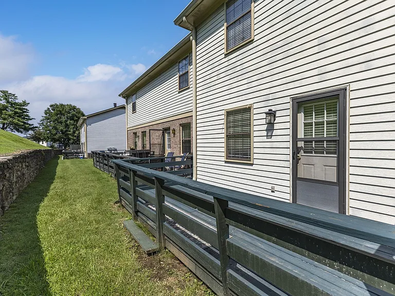 5768 Stone Brook Dr — Photo 27