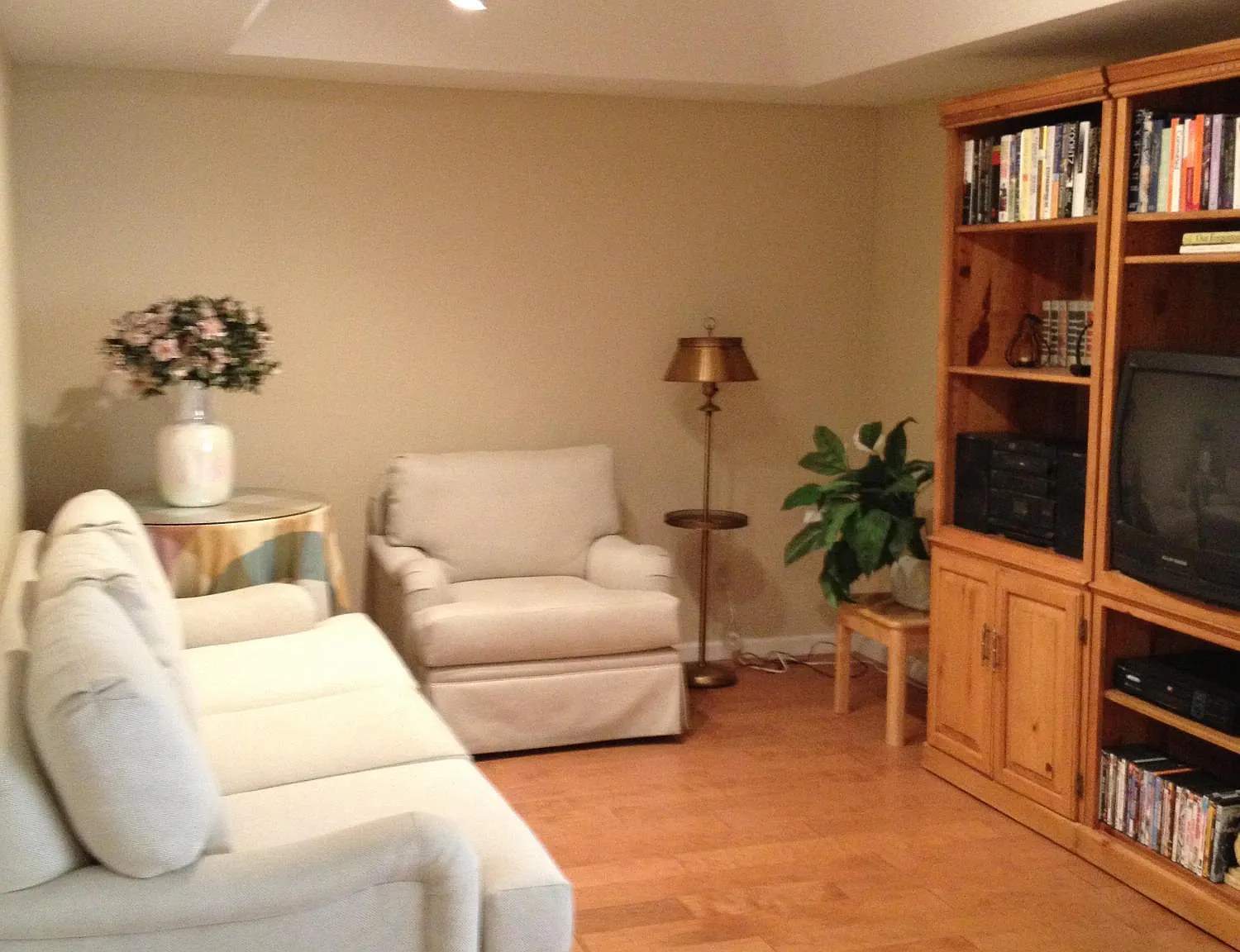 2 bed, 2.0 bath, 1342 sqft, $2,100 — Photo 2