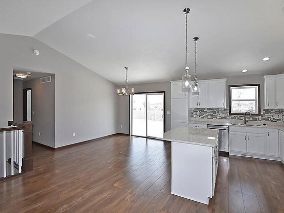 5th image of 2057 Harbour Oak Dr SE