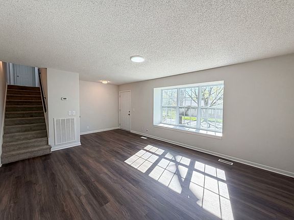 4th image of 5148 Roxborough Dr