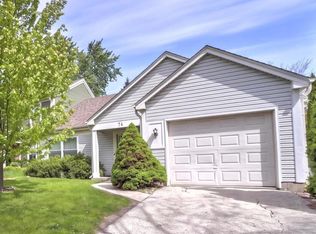 74 Bedford Rd, Mundelein, IL 60060