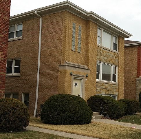 1st image of 6642 W Belmont Ave APT 2