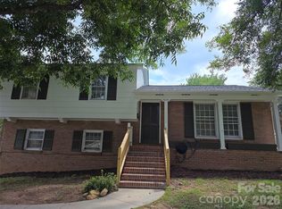 7600 Woodstream Dr, Charlotte, NC 28210