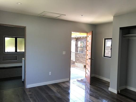4th image of 2329 Laverna Ave #2329