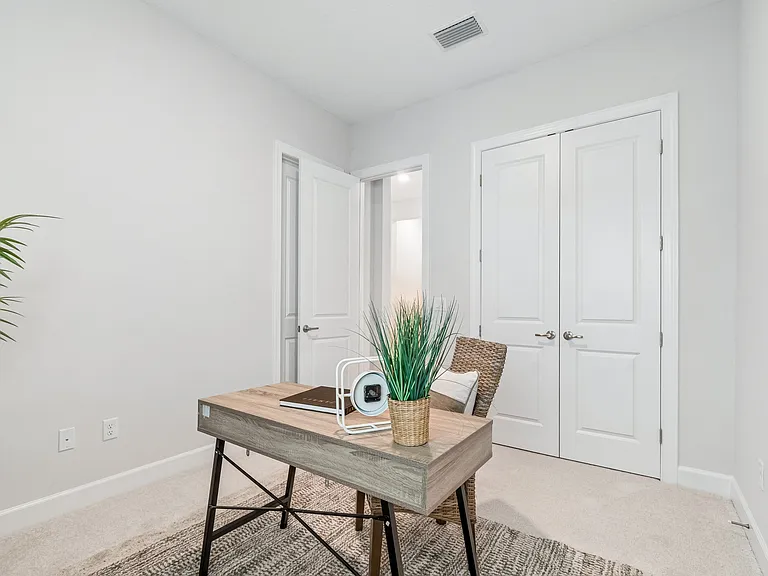 260 Sutton Dr — Photo 5
