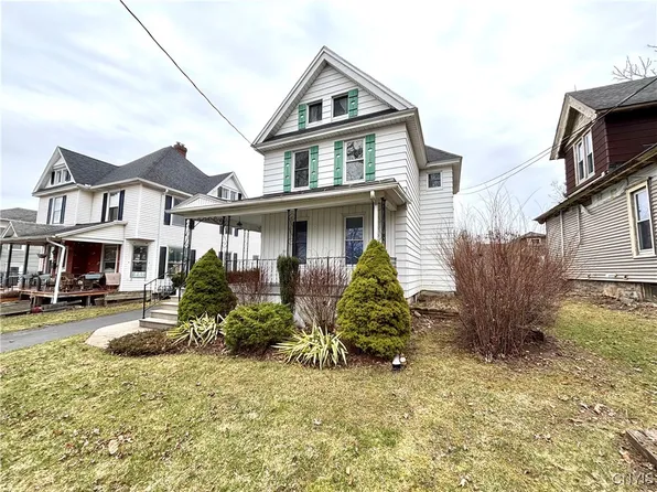 32 Arch St, Auburn, NY 13021