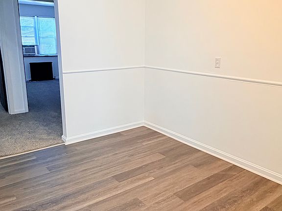 4th image of 620 Maple Dr APT D