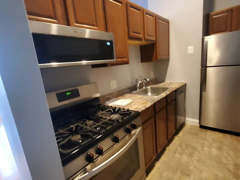 1130 W North Ave #1 — Photo 3