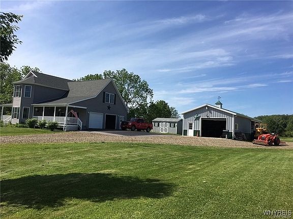 4th image of 6590 Genesee Rd