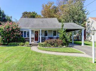 104 Seley Dr, North Babylon, NY 11703