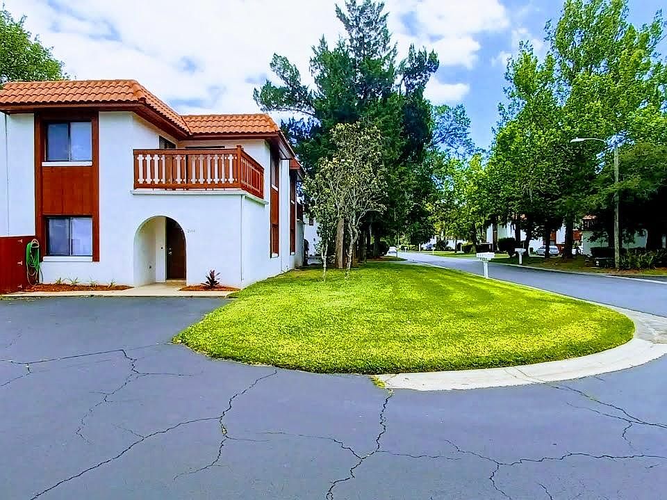 1st image of 2111 Oak Meadow Cir #2111
