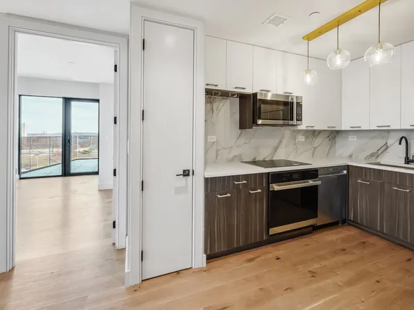 1890 Pelham Parkway South image 2 of 16