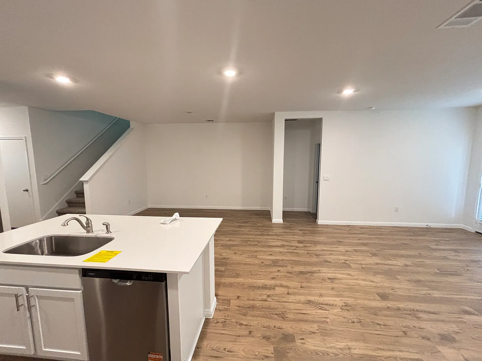 4 bed, 2316 sqft, $2,650 — Photo 4