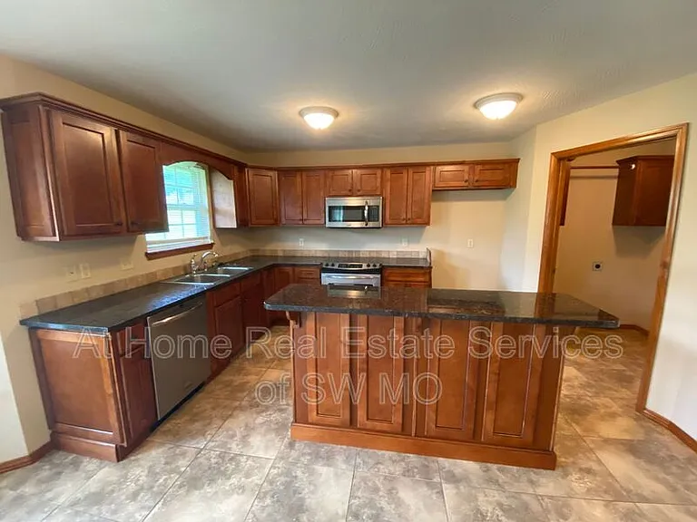 5221 E Blaine St — Photo 4