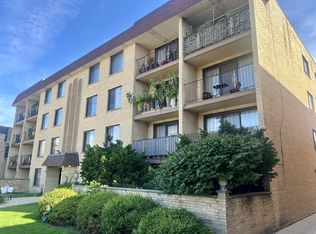 5447 W Lawrence Ave APT 301, Chicago, IL