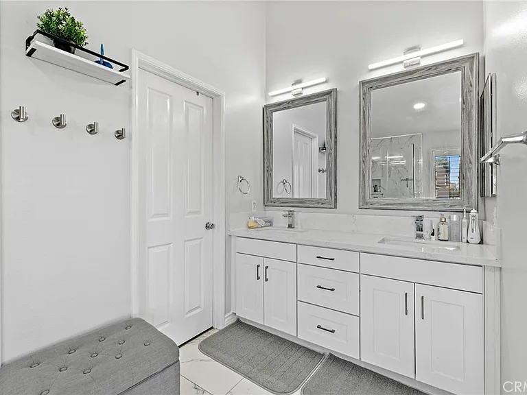 15881 Madelyn Ct — Photo 24