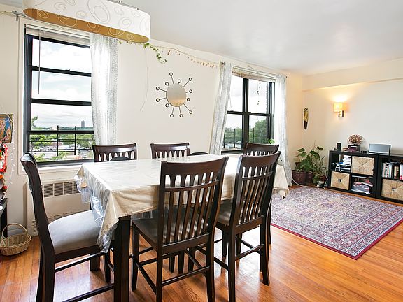 2nd image of 14015 Holly Ave APT 6C