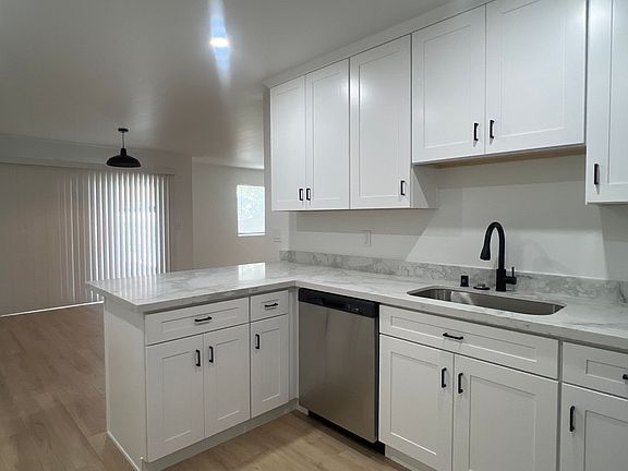 4th image of 6347 Villa Dr