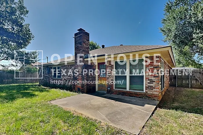 7465 Timberhill Dr — Photo 18