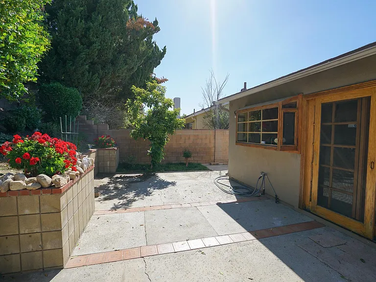 18637 Stare St — Photo 28