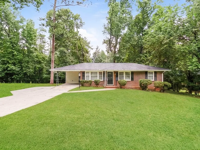 184 Wee Kirk Rd — Photo 1