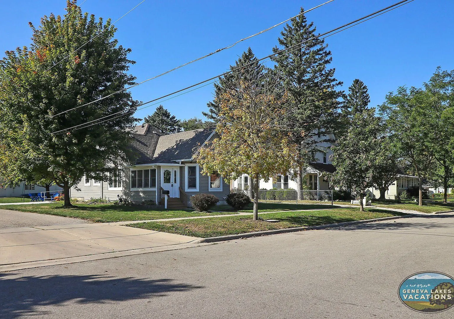 Lake Geneva Historic Furnished Bungalow Available for Monthly & Mid-Term Rentals — Photo 1