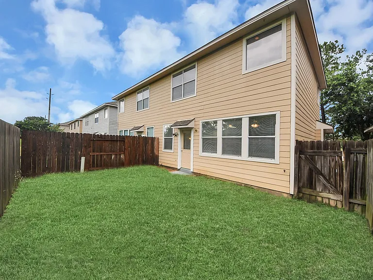 6019 Pennworth Ln — Photo 36