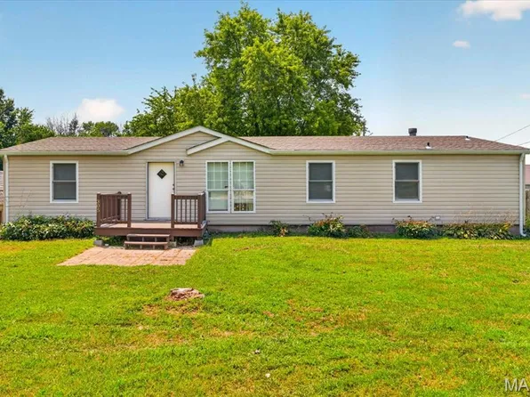 305 N 4th St, New Florence, MO 63363