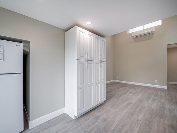 2nd image of 10967 Russett Ave
