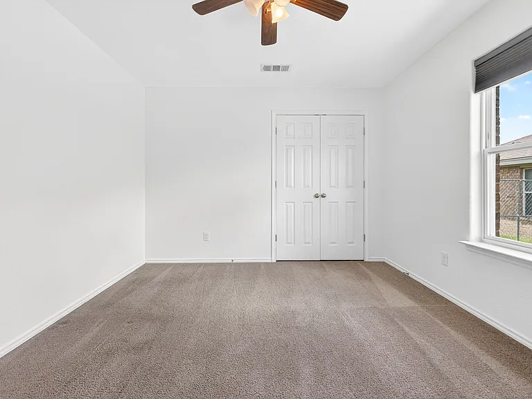 403 Chrislyn St — Photo 21