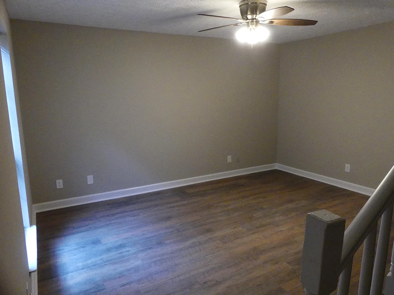 2 bed, 1.5 bath, 800 sqft, $1,395 — Photo 2