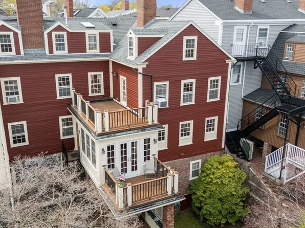 10 Hooper St, Marblehead, MA 01945