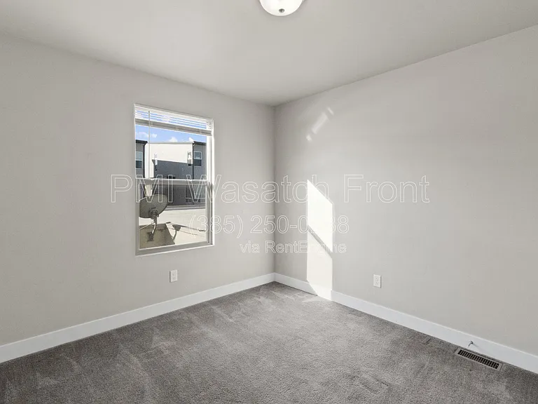 4721 W Zig Zag Rd — Photo 9