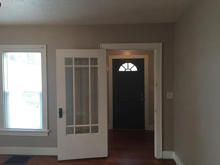 4136 Eastern Ave — Photo 4