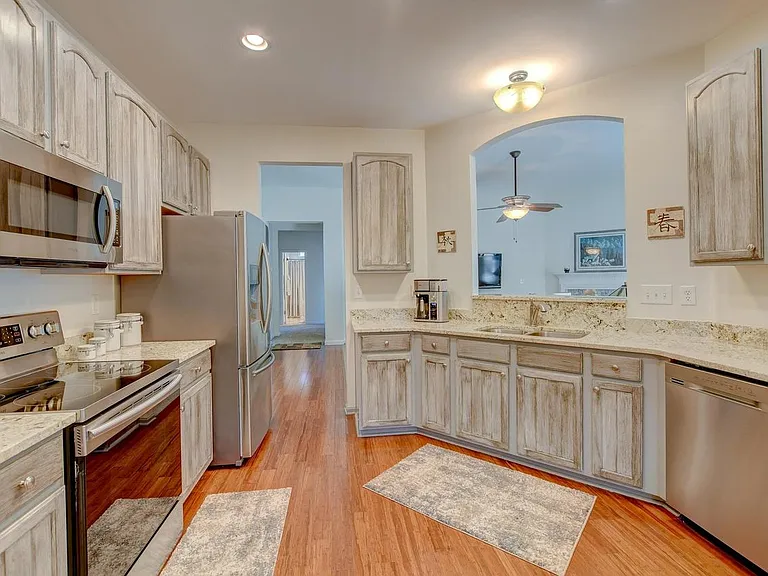 2105 Summerwood Dr — Photo 37