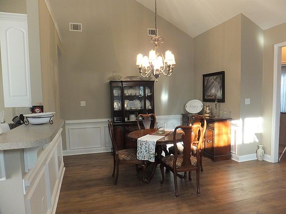 4th image of 1501 Amberley Dr